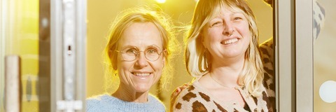 Bibliotekarierna Lisa och Emma.